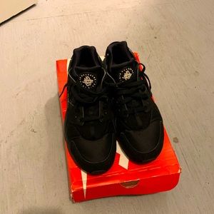 Nike huarache size 12